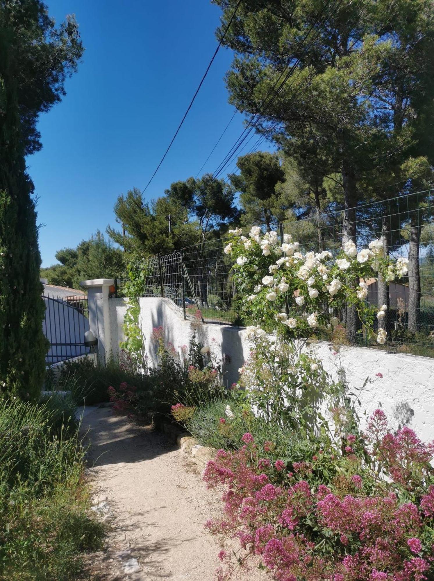Le Mas des Roches à Velaux Exterior foto